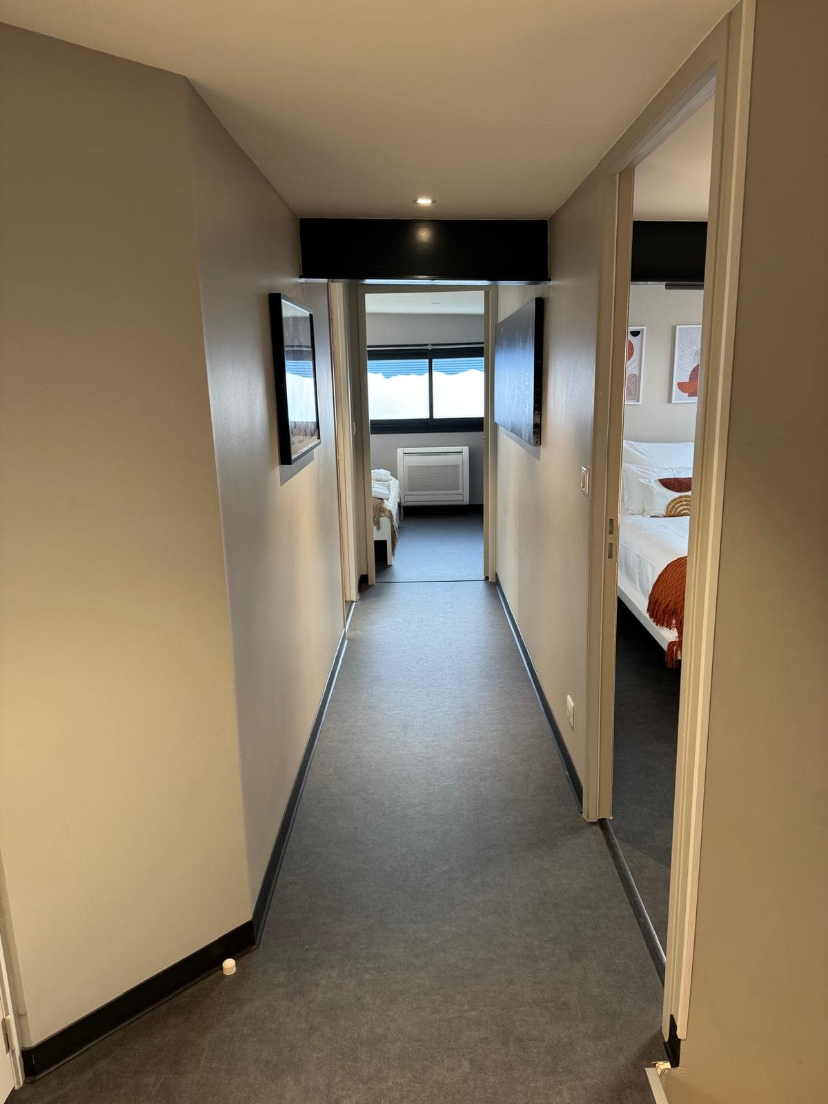 Couloir et accès aux chambres à l'étage, Champ Lamet
